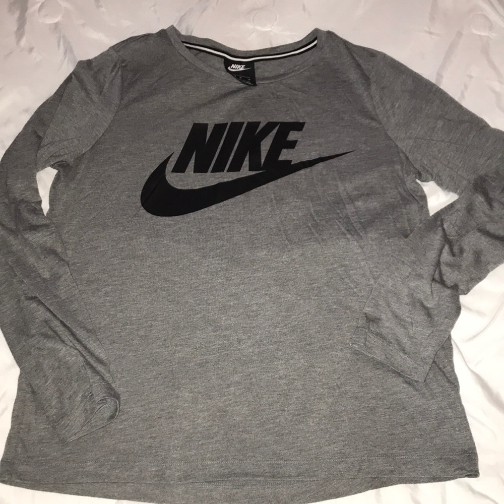 Nike top